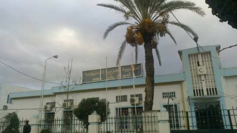 المترشحون لمسابقة التوظيف بمستشفى عين بسام يحتجون ويطالبون بإلغاء المسابقة