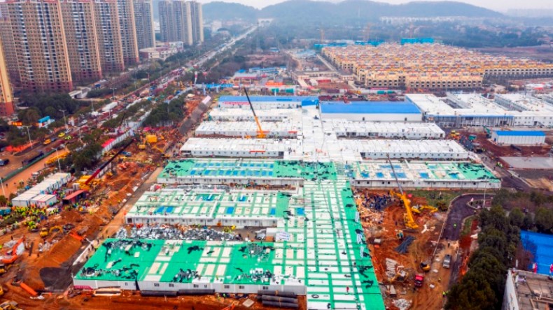 هكذا شيدت الصين مستشفى ووهان في ثمانية أيام (فيديو)