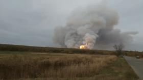 شاهد.. حريق ضخم بمستودع للأسلحة في روسيا