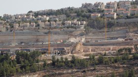 رخصة لبناء 700 مسكن للفلسطينيين مقابل ستة آلاف مستوطنة