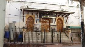 مصلون تطأ أقدامهم المساجد لأول مرة في حياتهم