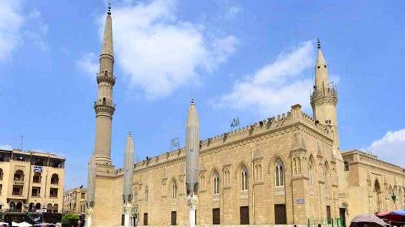 هنا دفنت رأس سيدنا الحسين بن علي بن أبي طالب رضي الله عنه