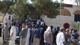 انعدام الماء والغاز والصرف الصحي يخرج مواطنين بالجلفة إلى الشارع