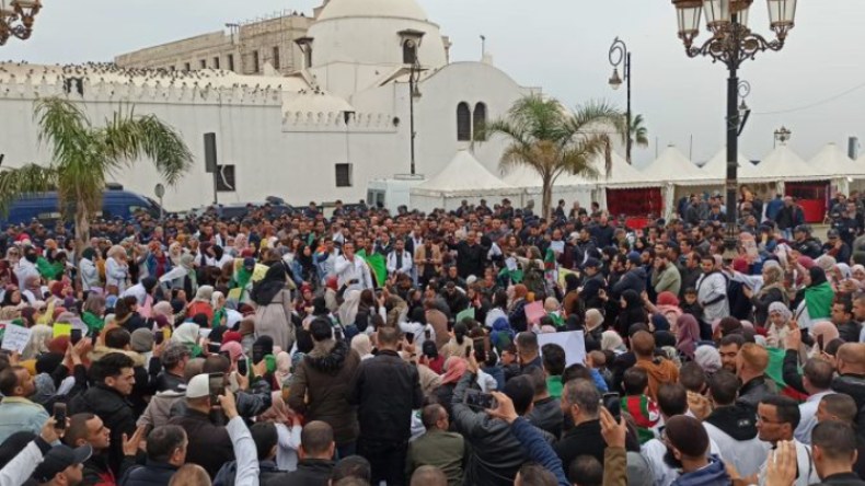 المعلم لا يُهان!