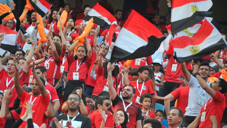 المصريون يرفعون شعار “يتحاسبو قاع.. ويتنحاو قاع”