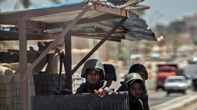 إصابة أربعة عناصر شرطة في مصر