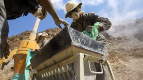 مصر تعلن اكتشاف منجم للذهب باحتياطي مليون أوقية