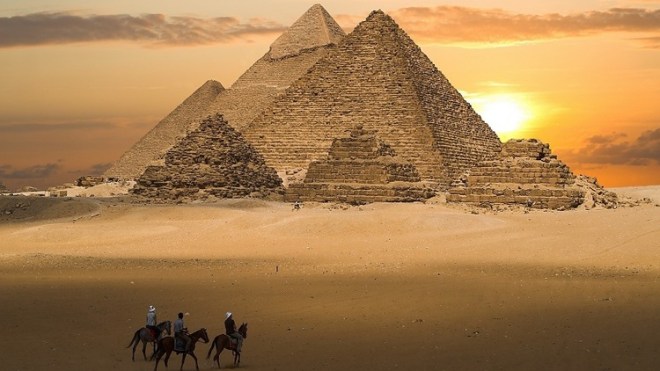 21 يوم حول مصر