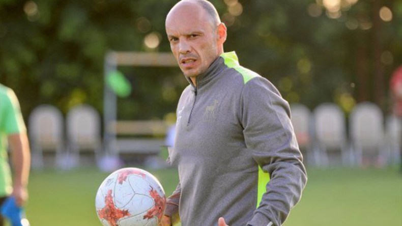 مدرب جزائري مقترح لقيادة نادي دجلة المصري