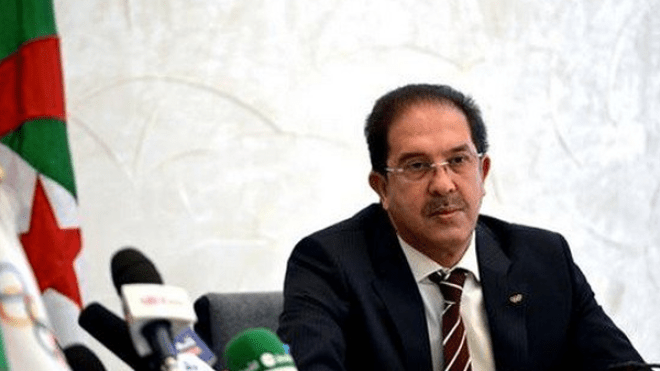 تقليد مصطفى بيراف ميدالية الوسام الوطني لدولة مالي