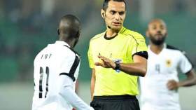 غربال يرفع راية التحكيم الجزائري ويزاحم “الخضر” على نهائي “الكان”