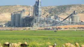 شهادة أيزو للبيئة لمصنع “لافارج” للأسمنت بمعسكر