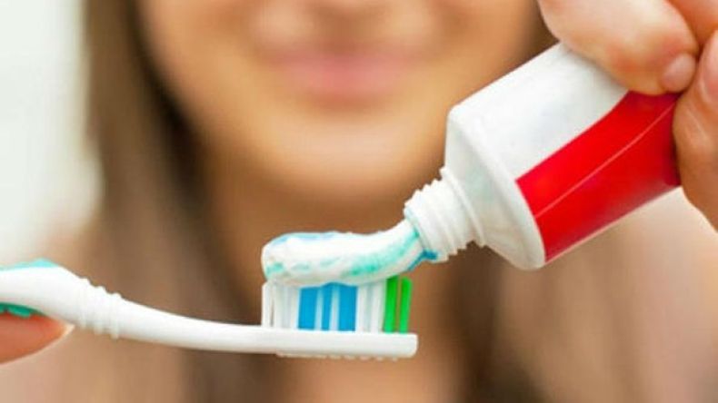 استخدام “نسائي” لا يخطر على البال لمعجون الأسنان