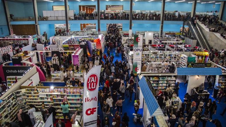 الإقبال متواصل وواسيني الأعرج يحاضر اليوم