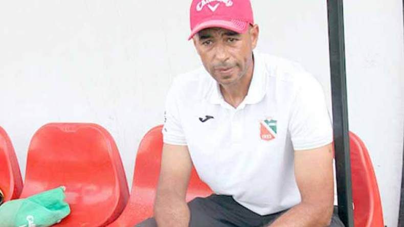 بوعكاز يقرر نقل التحضيرات إلى العاصمة تحسبا للنهائي