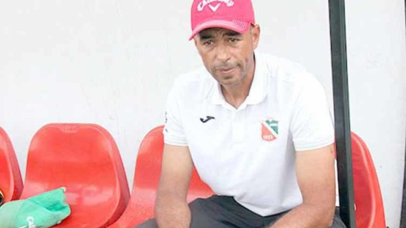 بوعكاز ينتظر.. واللاعبون يمنحون الإدارة مهلة 10 أيام