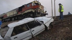 قطار يقتل 3 أشخاص على متن سيارة بمعسكر