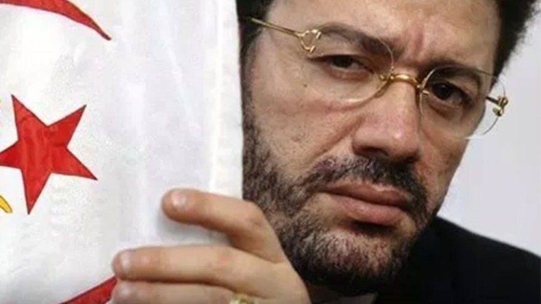 جامعة مولود معمري بتيزي وزو تكرم الراحل معطوب لوناس بجائزة الذاكرة