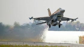 سنواصل محاربة إيران في سوريا