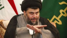 مقتدى الصدر يدعو الحكومة العراقية إلى الإستقالة