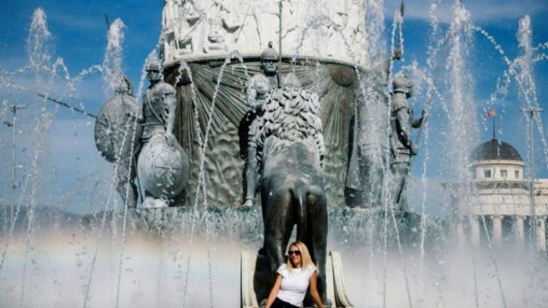 لماذا عمدت مقدونيا إلى تغيير اسمها؟