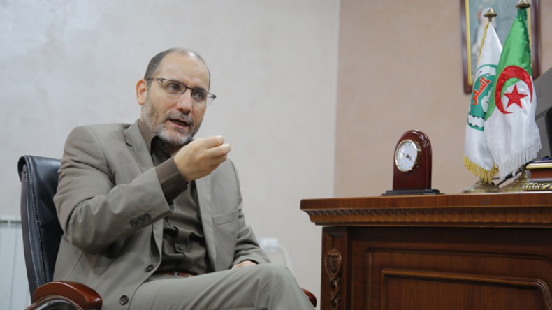 حمس تدعو الدبلوماسية الجزائرية إلى القيام بواجبها عربيا