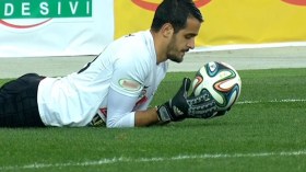 حرّاس لا يقدمون شيئا في البطولة يُستدعون إلى المنتخب الوطني!