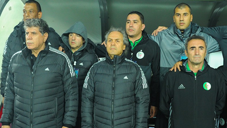 مناد يفكر بجدية في الانسحاب من الخضر بعد مباراة البرتغال