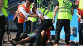 إيقاف مناصر تونسي حاول اقتحام أرضية الملعب