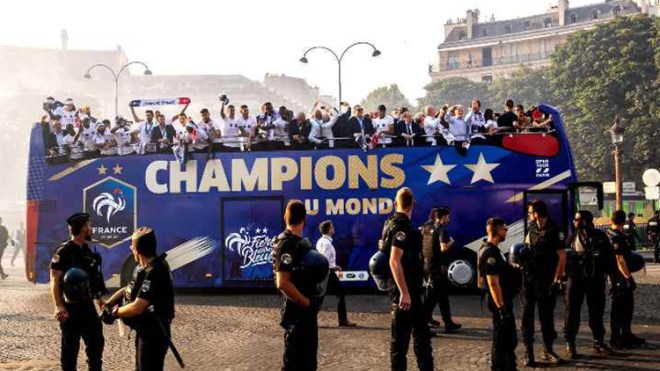 تواضع حفل منتخب فرنسا سببه “الإرهاب”