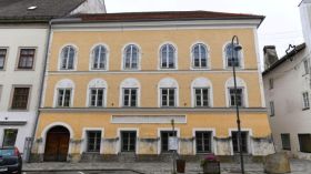 النمسا تحول منزل هتلر إلى مركز شرطة (فيديو)