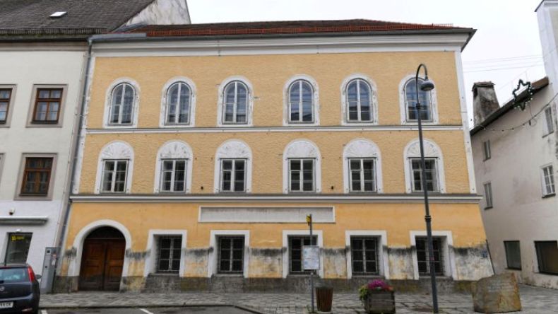 النمسا تحول منزل هتلر إلى مركز شرطة (فيديو)