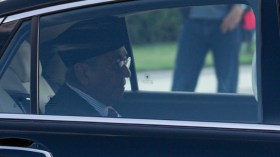 مهاتير محمد يقدم استقالته لملك ماليزيا