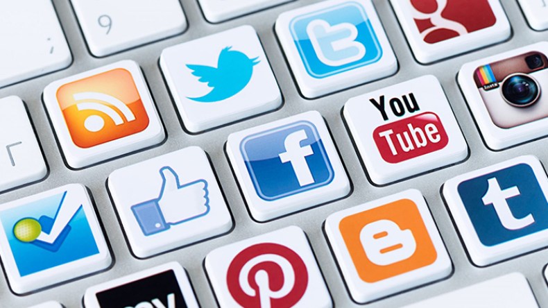 المسؤولون الجزائريون يكتشفون أهمية شبكات التواصل عام 2020