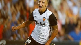 مؤشر جديد على اقتراب رودريجو مهاجم فالنسيا من أتلتيكو مدريد