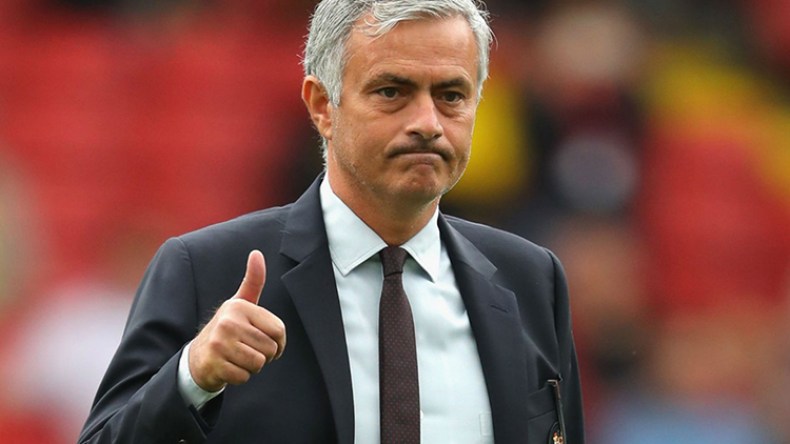 مورينيو يرفض التفكير في مغادرة مانشستر يونايتد