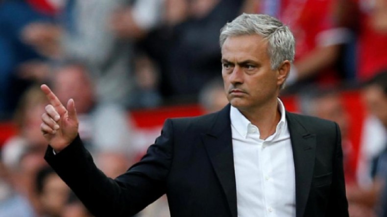 الاتحاد الإنجليزي يستعين بـ”قارئ شفاه” لمعاقبة مورينيو