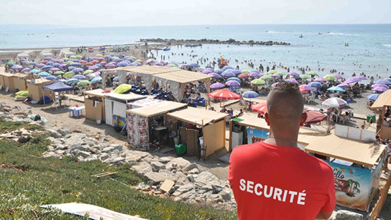 وزارة الداخلية “تستفتي” المواطنين حول نقائص موسم الإصطياف