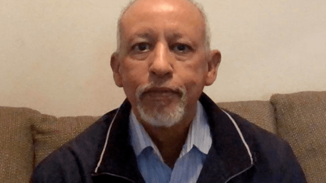 كاتب موريتاني يتخلى عن الكتابة بالفرنسية