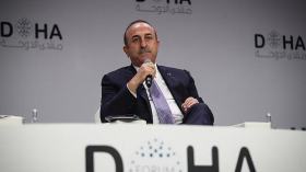 سندرس العمل مع الأسد إذا فاز في انتخابات ديمقراطية