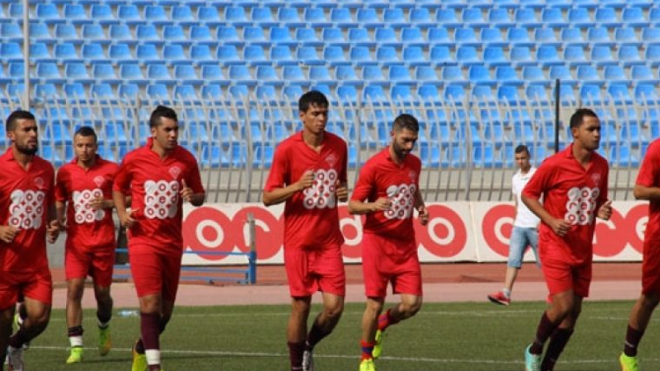 المؤامرة باتت مكشوفة، والرابطة لا تريد مولودية وهران في “البوديوم”