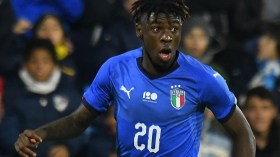 جماهير إيفرتون تسعى لتبديد مخاوف مويس كين من العنصرية