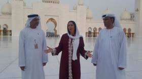 وزيرة إسرائيلية تتجول في أكبر مساجد أبو ظبي