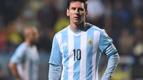 ميسي يحدد مستقبله الدولي نهاية العام