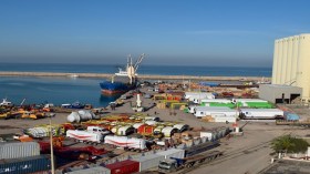 ميناء مستغانم يعمل بكاميرا مراقبة واحدة!