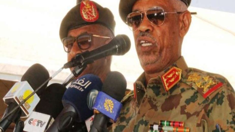 نائب الرئيس السوداني يقر بأن بلاده تواجه أزمة