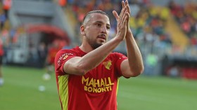 غيلاس يتألق بثنائية في تركيا