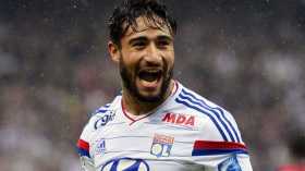 الصراع يحتدم بين ليفربول وتوتنهام على نبيل فقير