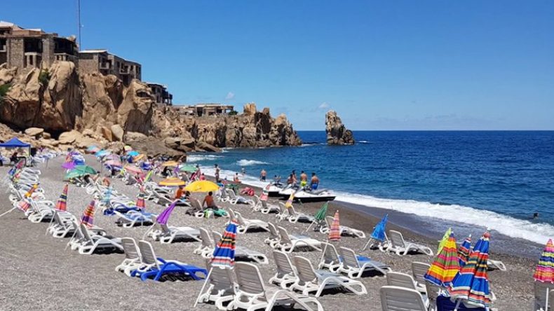 شبان وكهول يفتتحون خطوطا بحرية لنقل المصطافين