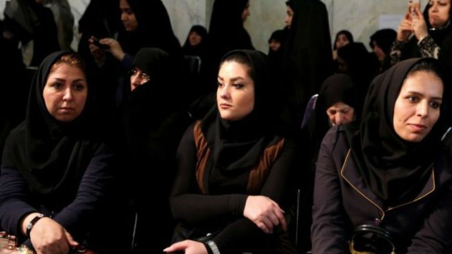ثلث المناصب الإدارية الحكومية تتولاها نساء بإيران